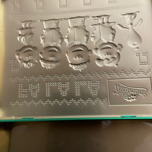 Tin Hinged Box Peanuts Characters Snoopy Christmas FA LA LA Embossed (Empty) - Picture 6 of 6